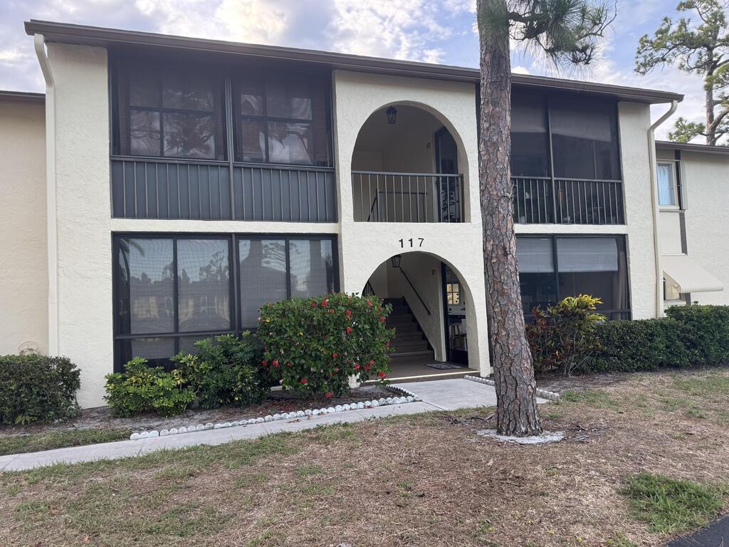 117 Lake Pine Circle, Greenacres, FL 33463