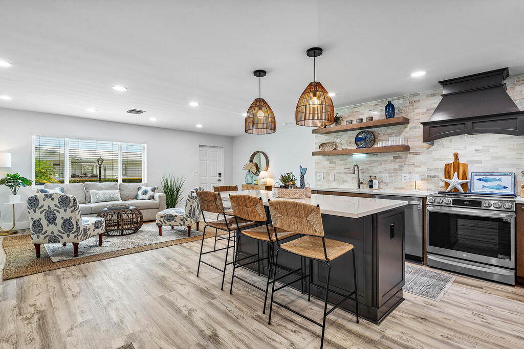 2015 18th Drive, Boynton Beach, FL 33426