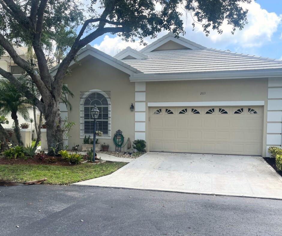 263 Canterbury Drive, Palm Beach Gardens, FL 33418