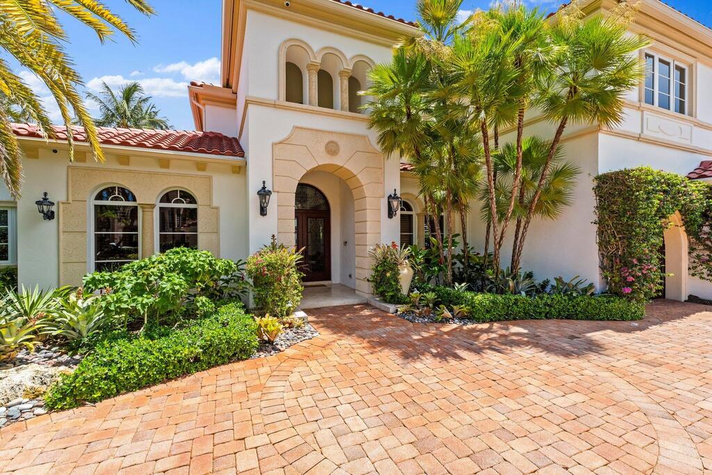 678 Hermitage Circle, Palm Beach Gardens, FL 33410