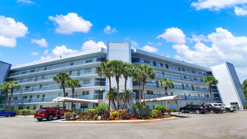 198 67th Street, Boca Raton, FL 33487