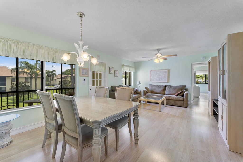 301 Knotty Pine Circle, Greenacres, FL 33463