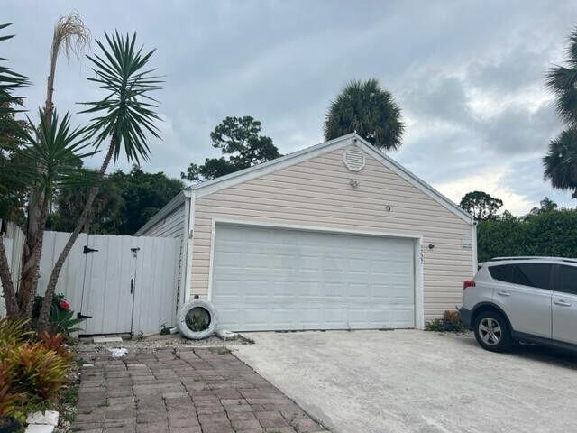 5722 Dewberry Way, West Palm Beach, FL 33415