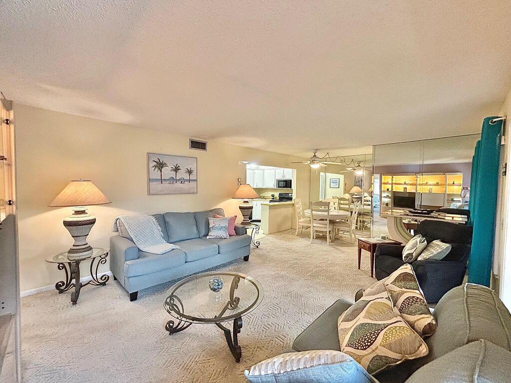 141 Lake Pine Circle, Greenacres, FL 33463