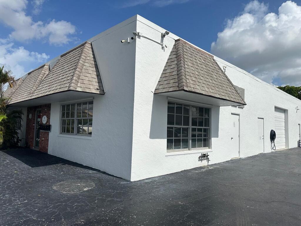 102 Spanish River Boulevard, Boca Raton, FL 33431
