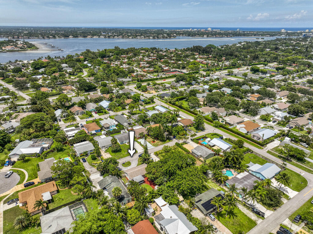 1010 Comanche Street, Jupiter, FL 33458