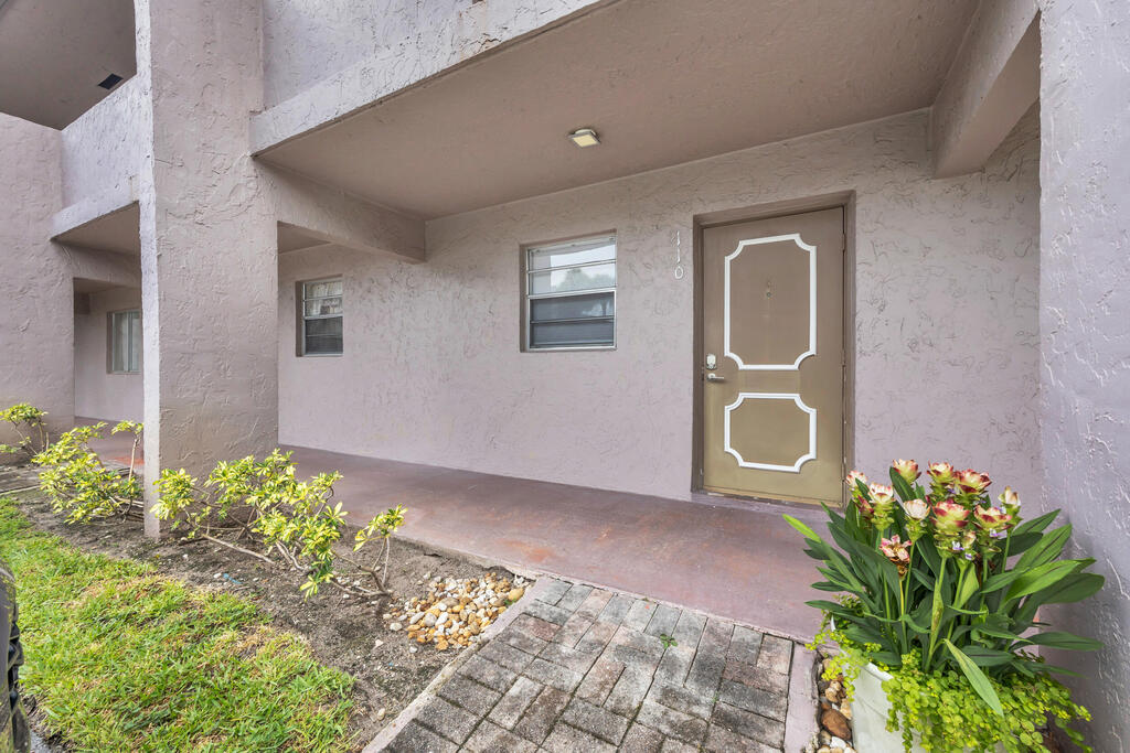2828 Casita Way, Delray Beach, FL 33445