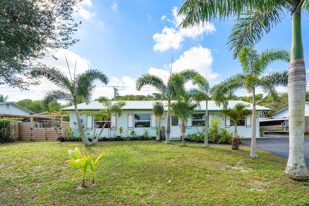 1206 Mohican Boulevard, Jupiter, FL 33458