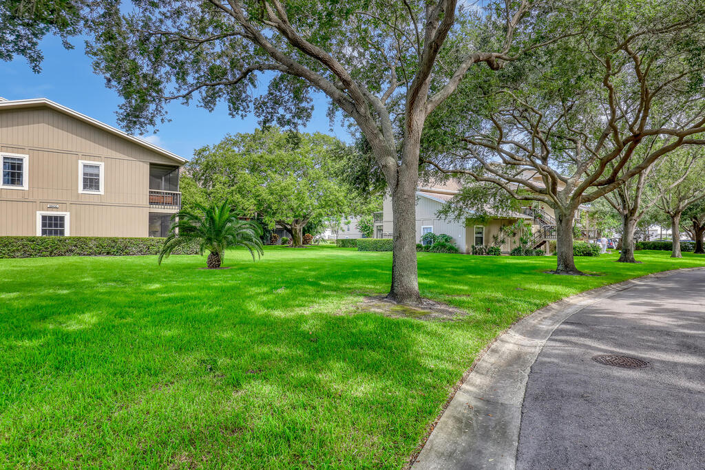 18390 Wood Haven Lane, Jupiter, FL 33469