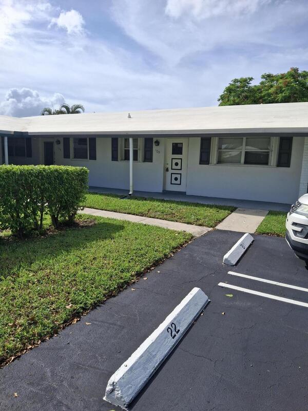 101 Leisure Lake Circle, Boynton Beach, FL 33426