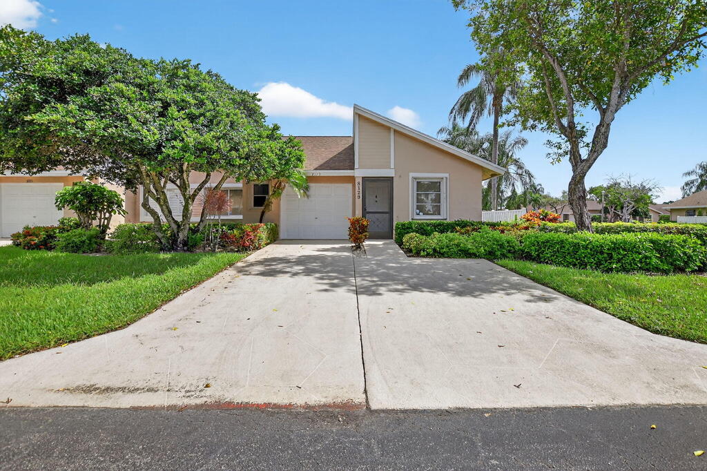 8129 Springtree Road, Boca Raton, FL 33496