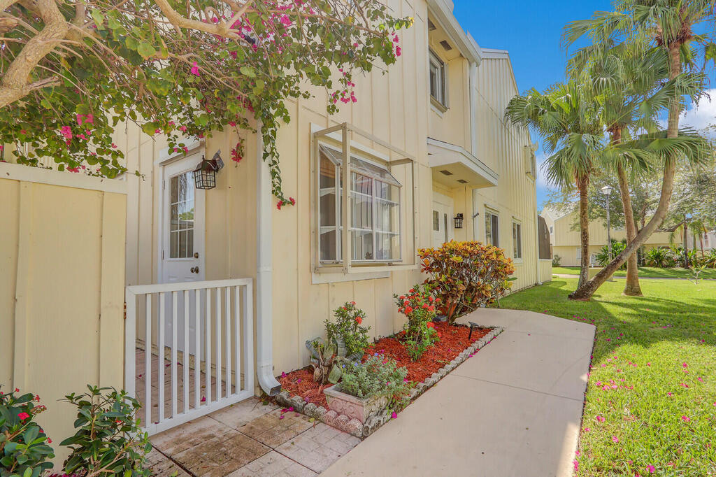6175 Riverwalk Lane, Jupiter, FL 33458