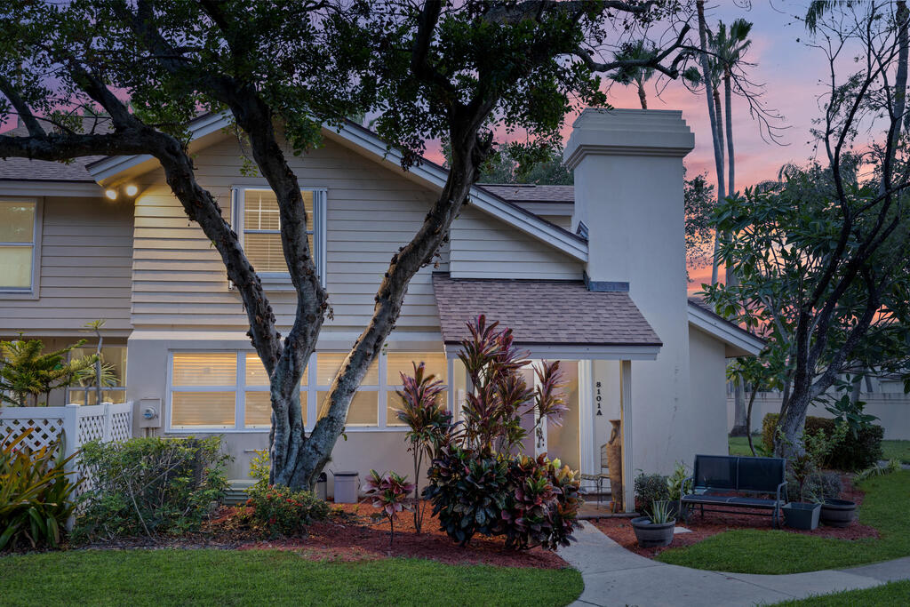 8101 Oakton Court, Lake Clarke Shores, FL 33406