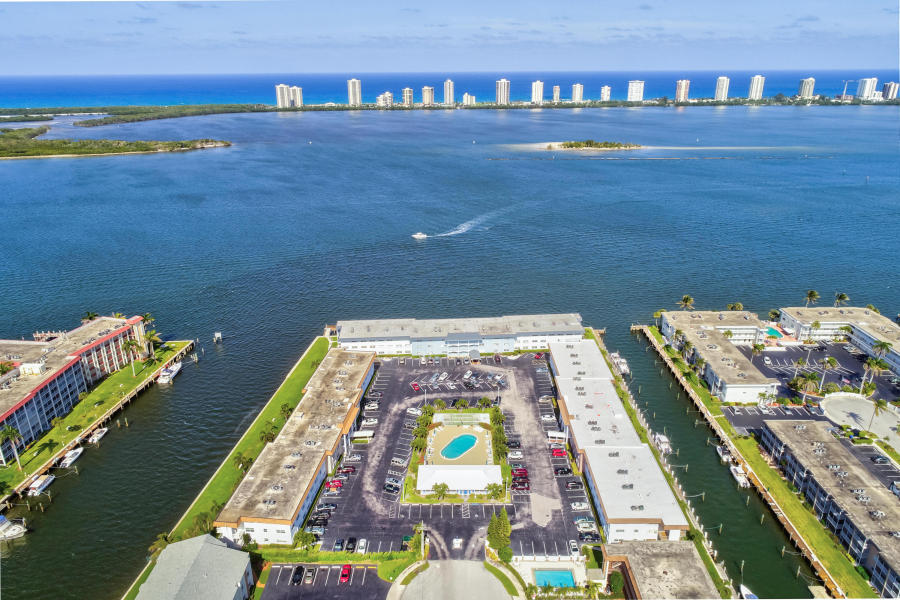 100 Shore 307 Court, North Palm Beach, FL 33408