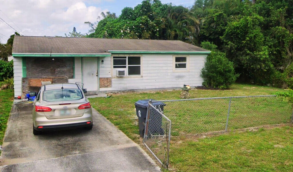 3267 Hurricane Drive, Lake Worth, FL 33462