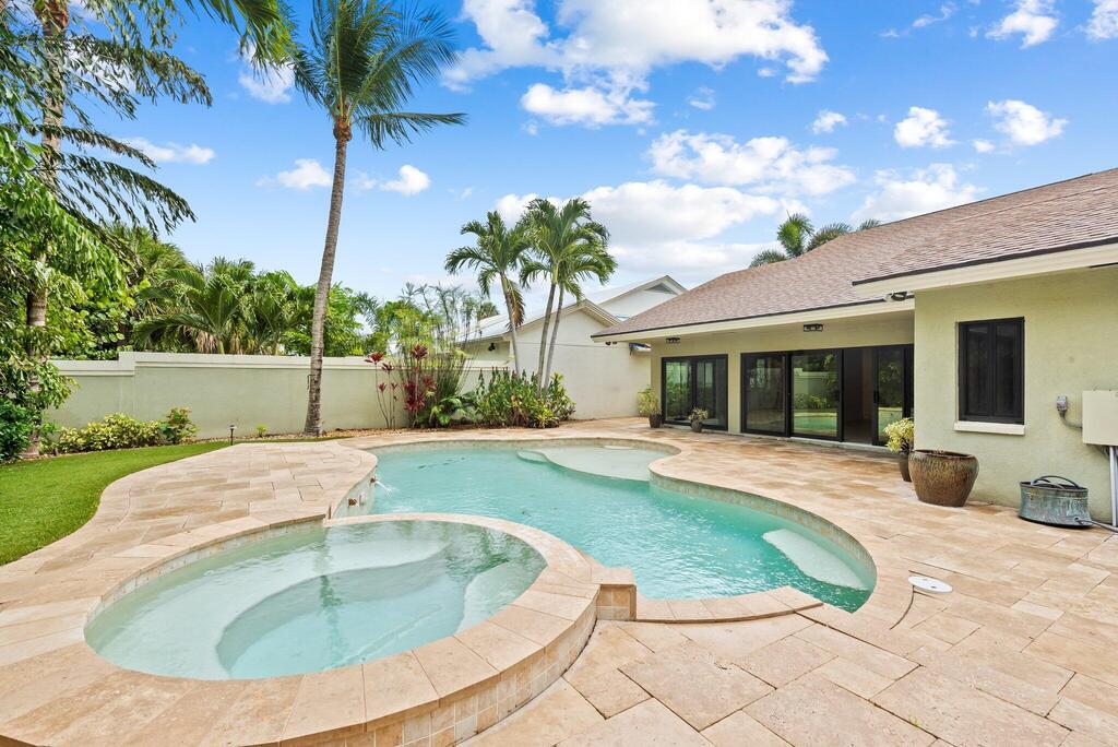 141 Sand Pine Drive, Jupiter, FL 33477