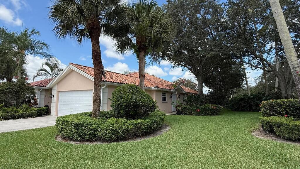 2861 Livingston Lane, West Palm Beach, FL 33411