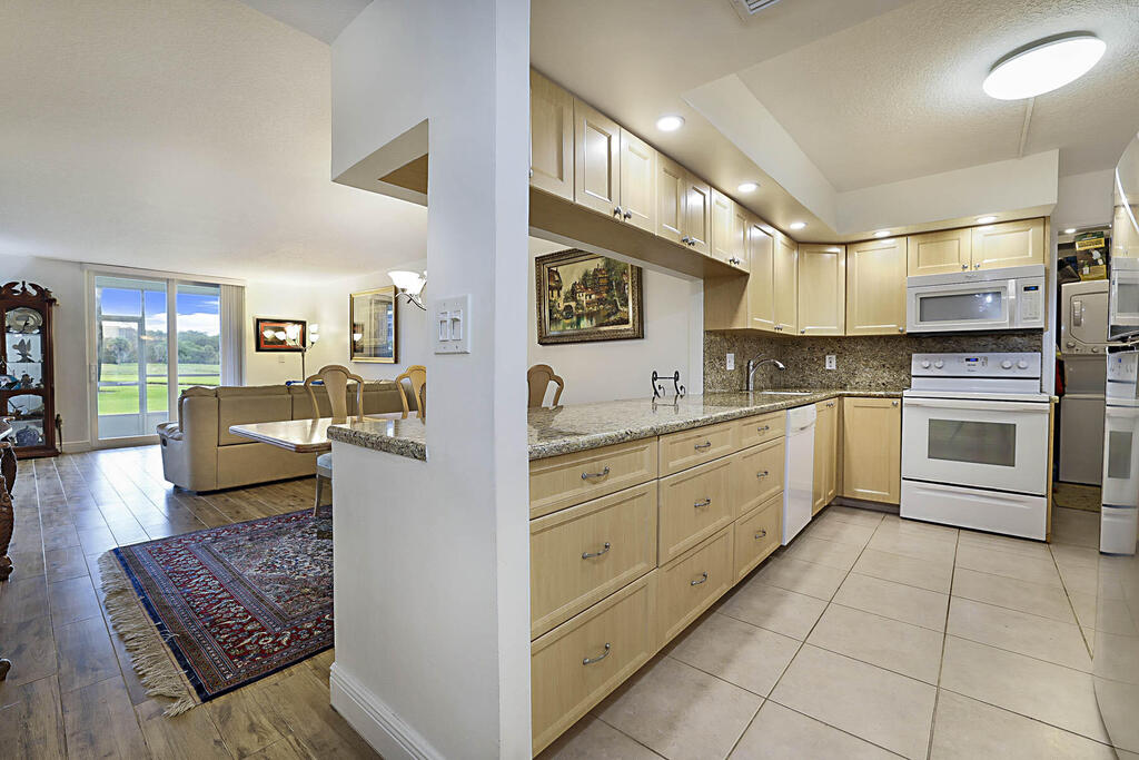 250 67th Street, Boca Raton, FL 33487