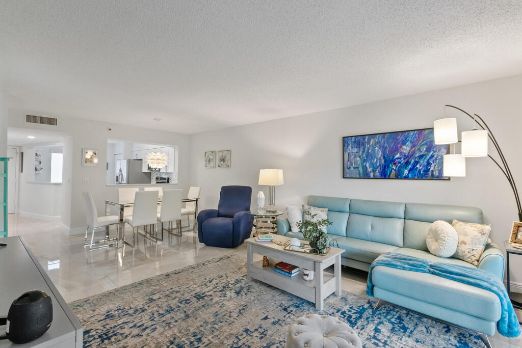 14475 Strathmore Lane, Delray Beach, FL 33446