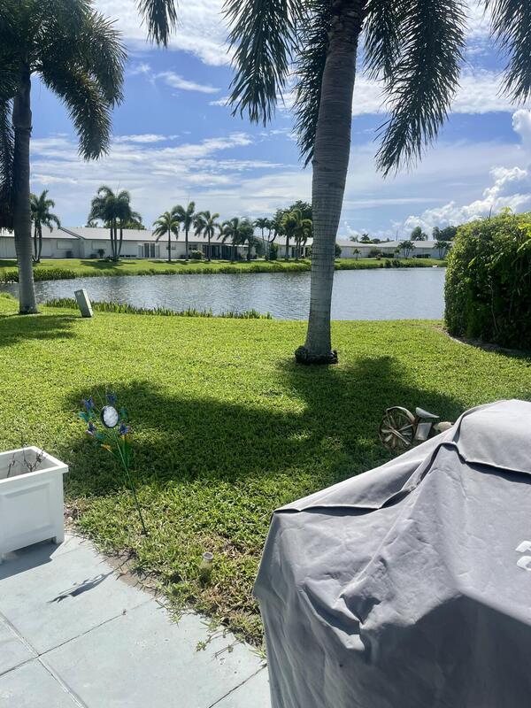 2100 Lake Circle Drive, Boynton Beach, FL 33426
