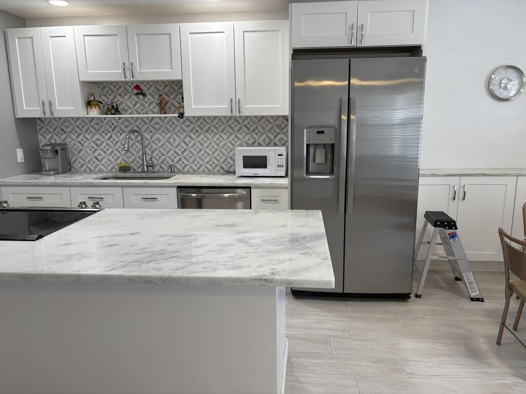 2084 Exeter , Boca Raton, FL 33434