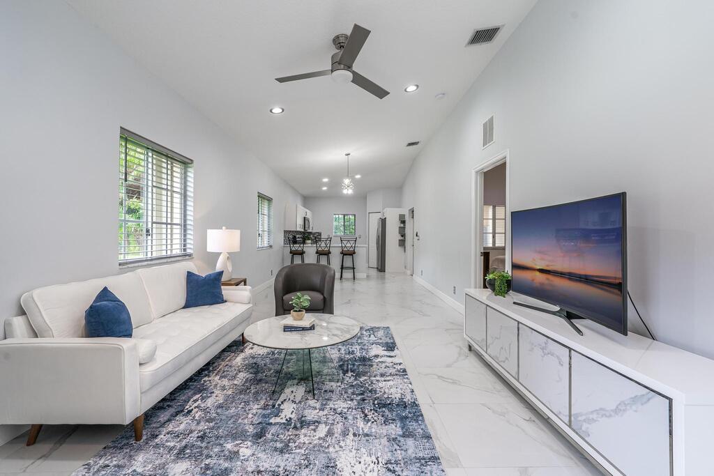 2285 Windjammer Way, West Palm Beach, FL 33411
