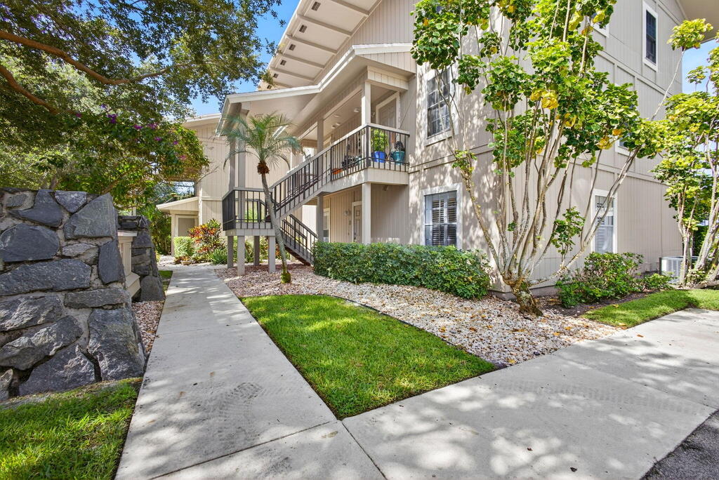 18390 Wood Haven Lane, Jupiter, FL 33469