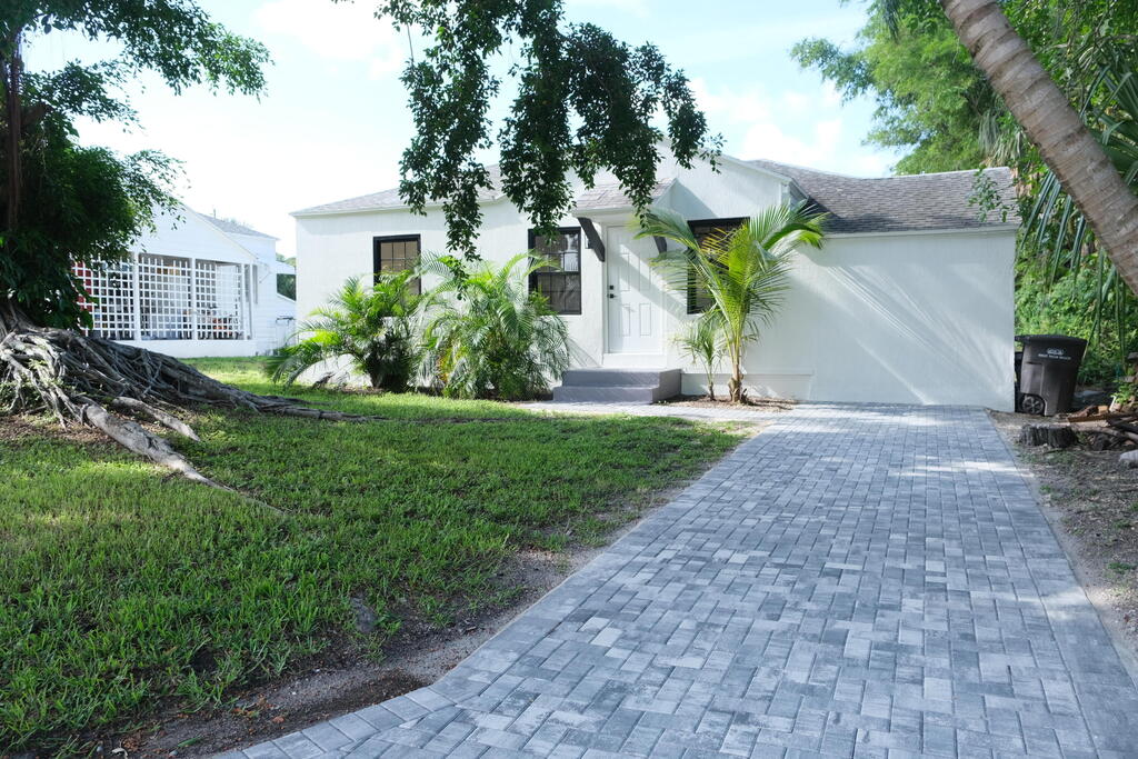 816 Tuscaloosa Street, West Palm Beach, FL 33405