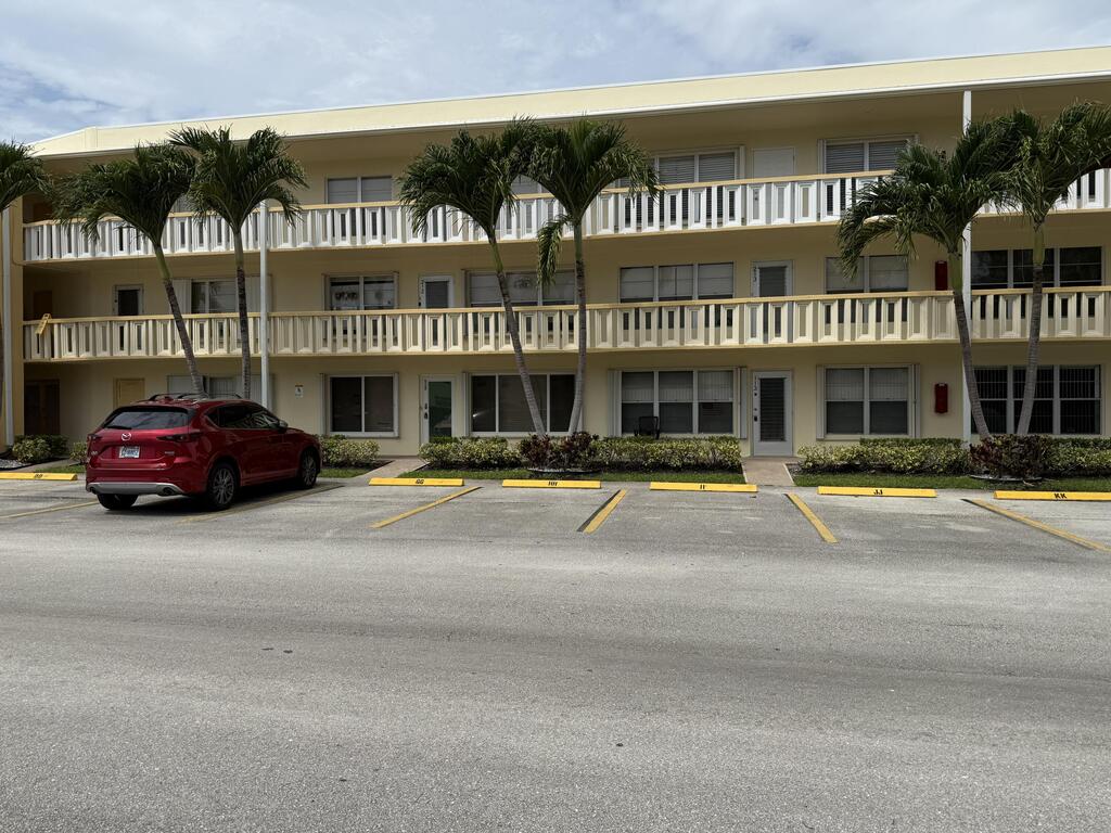 212 Wellington , West Palm Beach, FL 33417
