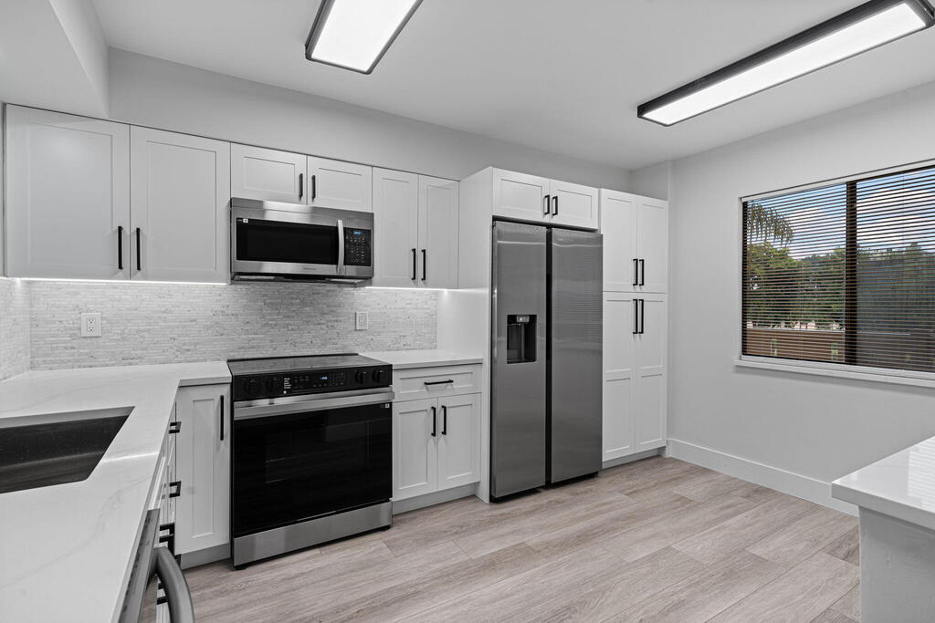 6866 Huntington Lane, Delray Beach, FL 33446