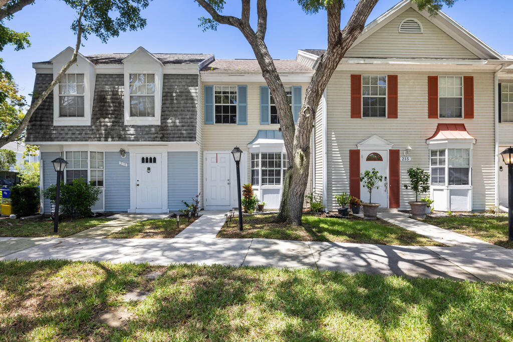 217 Georgian Park Drive, Jupiter, FL 33458