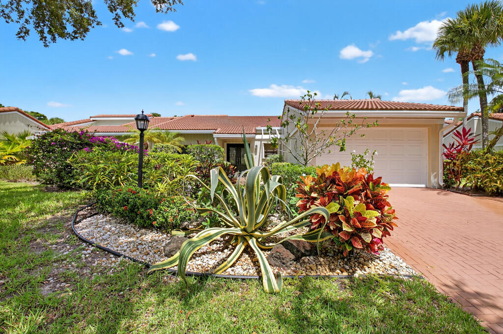 37 Glens Drive, Boynton Beach, FL 33436