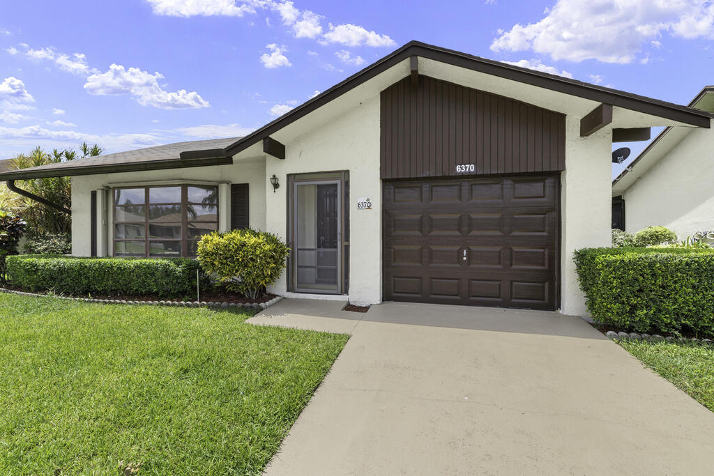 6370 Lakemont Circle, Greenacres, FL 33463