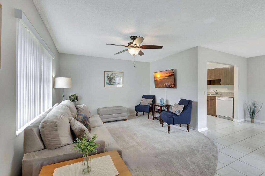 479 Burgundy J , Delray Beach, FL 33484
