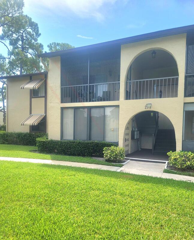 217 Pine Hov Circle, Greenacres, FL 33463