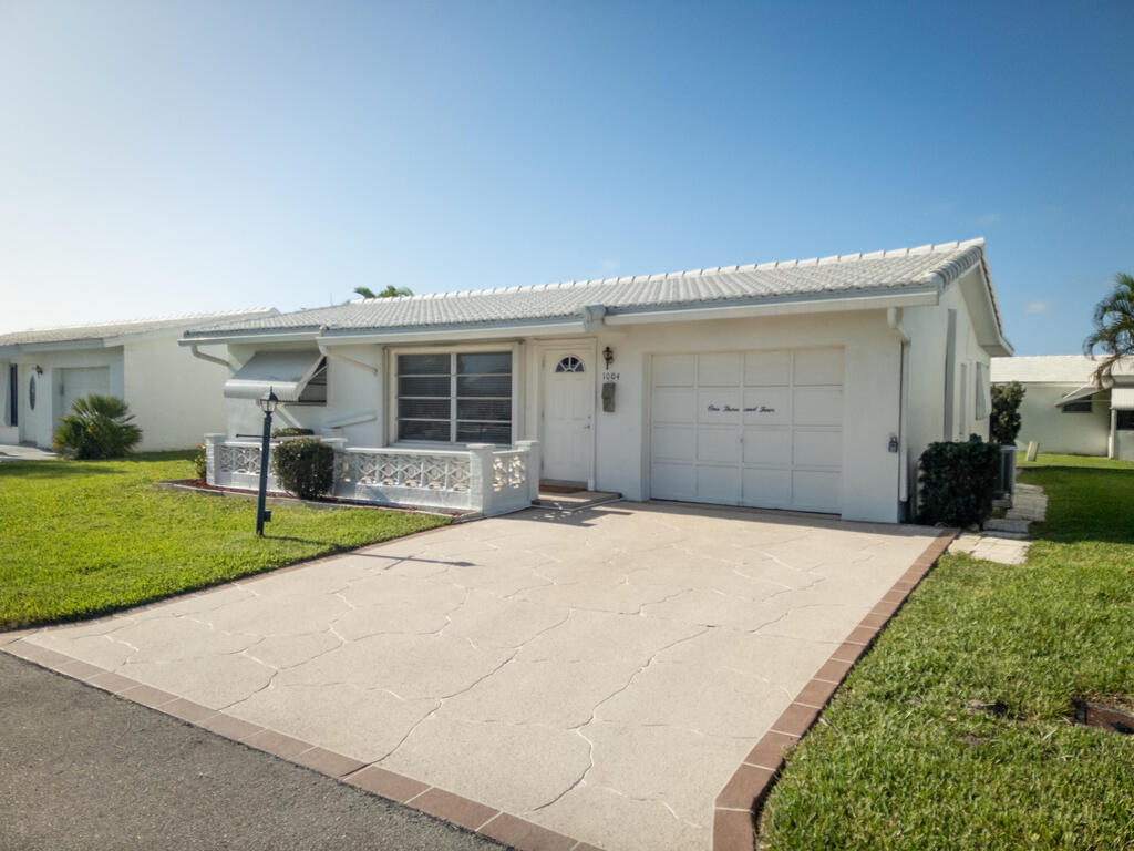 1004 3rd Avenue, Boynton Beach, FL 33426