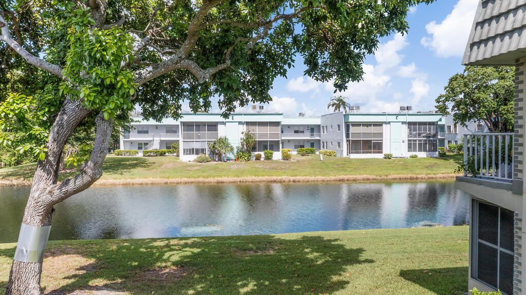 477 Monaco J , Delray Beach, FL 33446