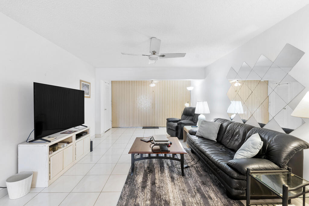 1111 Lemon Tree Terrace, Delray Beach, FL 33445
