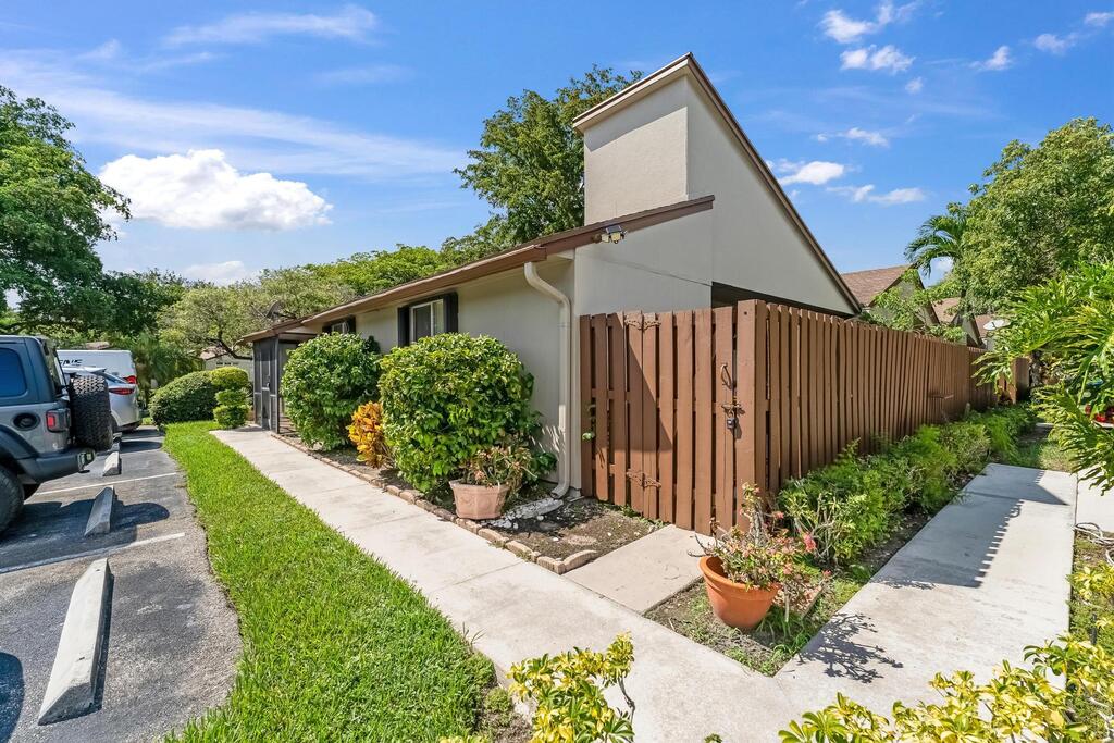 22295 Timberly Drive, Boca Raton, FL 33428