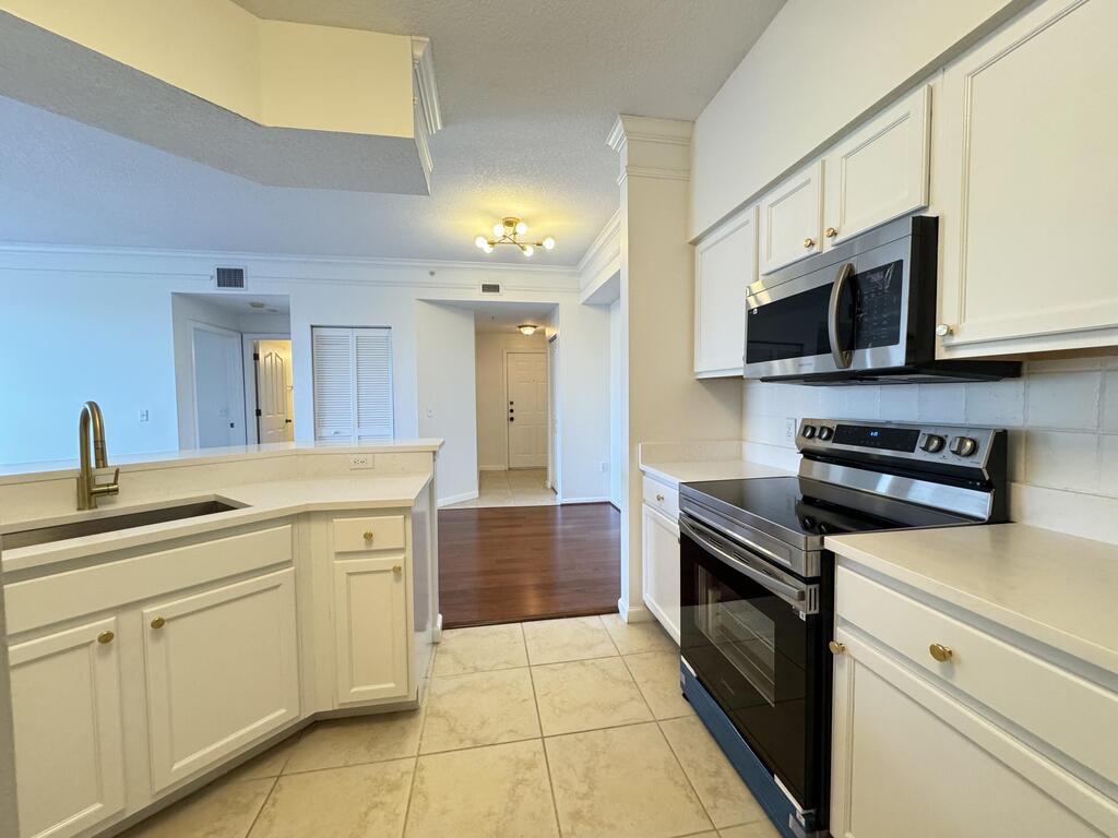 5306 Myrtlewood Circle, Palm Beach Gardens, FL 33418
