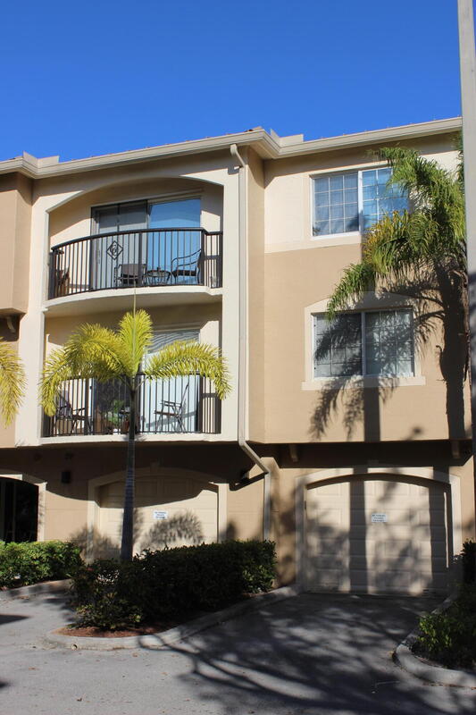 1700 Crestwood Ct S , Royal Palm Beach, FL 33411