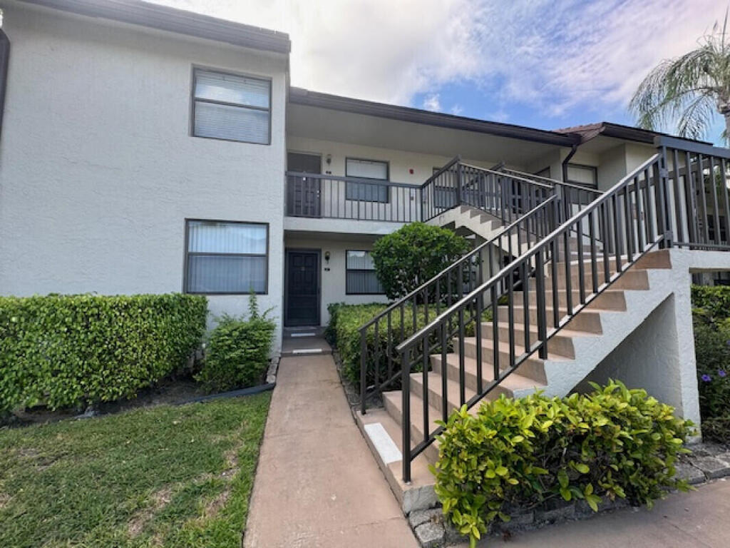 7674 Tahiti Lane, Lake Worth, FL 33467