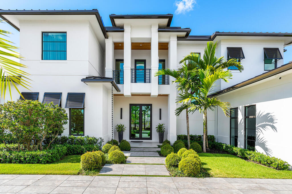 830 Lakeshore Drive, Delray Beach, FL 33444