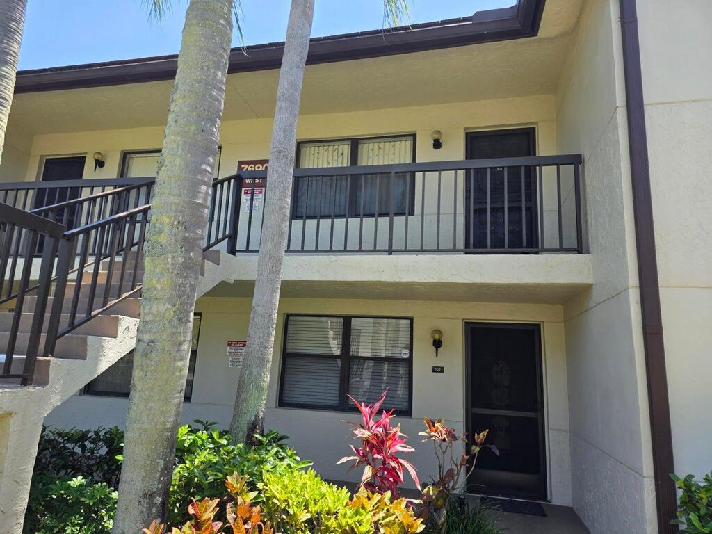 7690 Tahiti Lane, Lake Worth, FL 33467