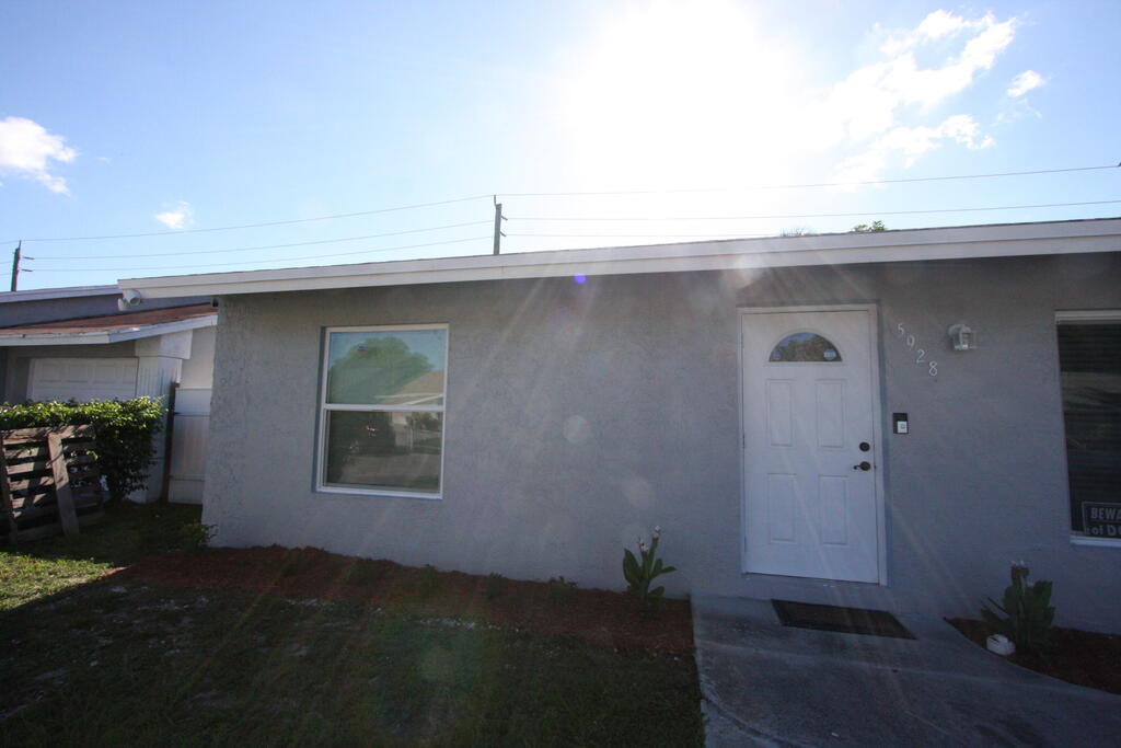 5928 Ithaca Circle, Lake Worth, FL 33463