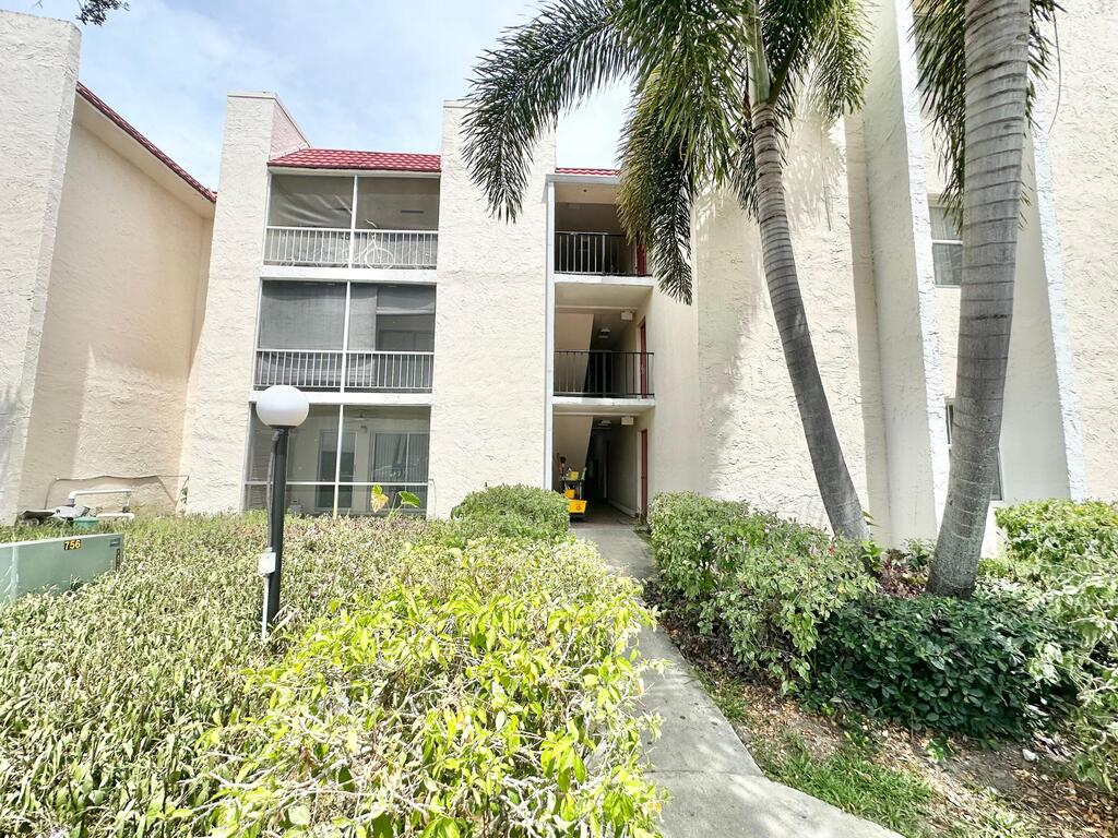 610 13th Street, Boca Raton, FL 33486