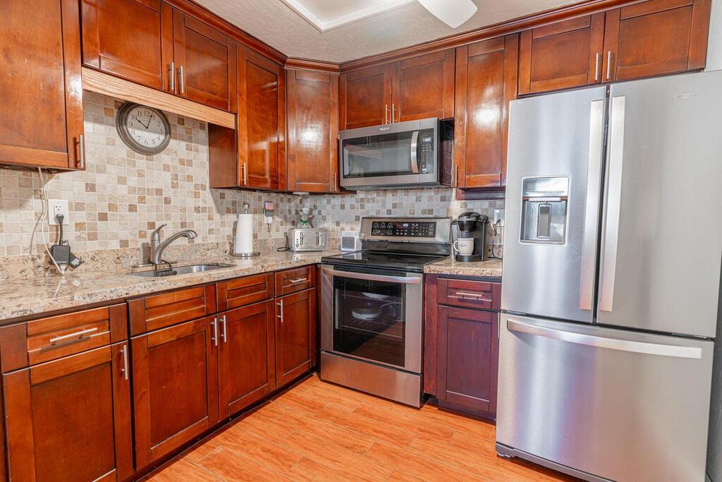 888 Flanders , Delray Beach, FL 33484