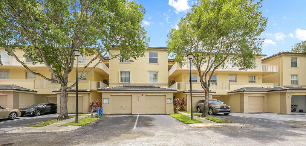2100 Greenview Shores Boulevard, Wellington, FL 33414