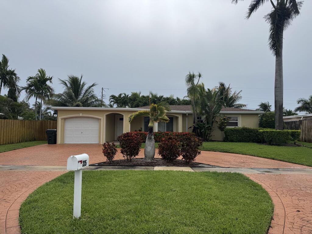 2250 4th Court, Boca Raton, FL 33431