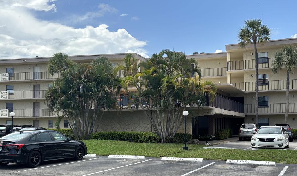 9355 8th Street, Boca Raton, FL 33428